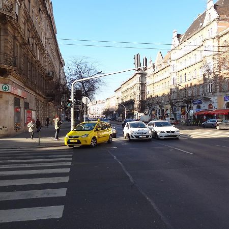 Erzsebet Boulevard Apartment Budapeste Exterior foto