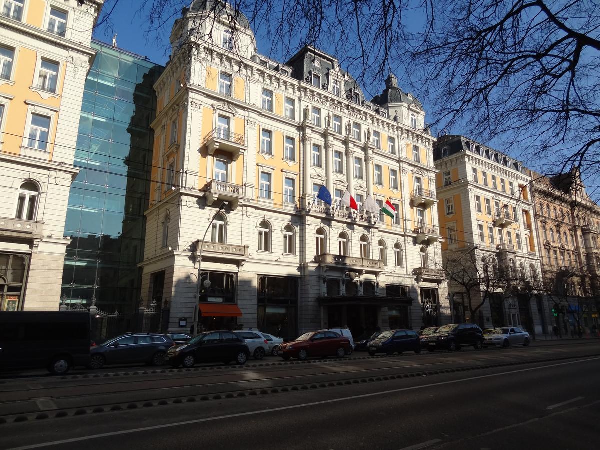 Erzsebet Boulevard Apartment Budapeste Exterior foto